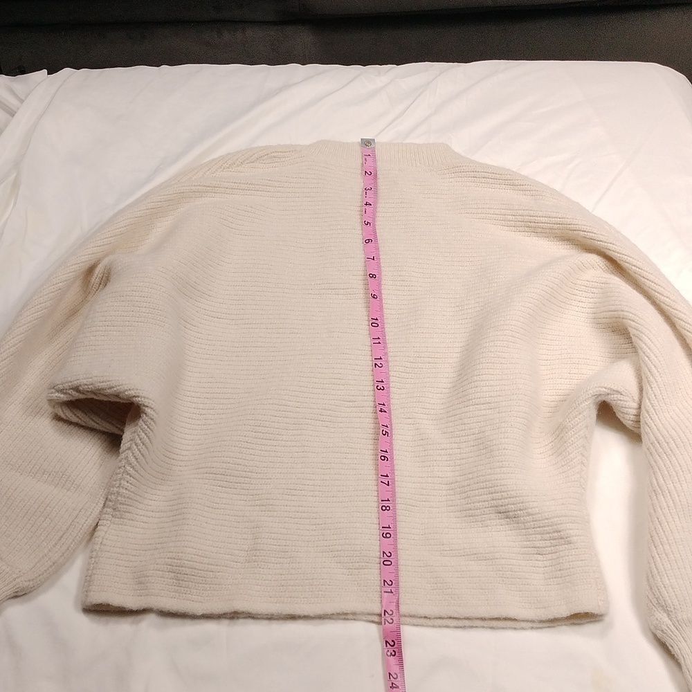 Lush women's medium sized sweater - Picture 9 of 12